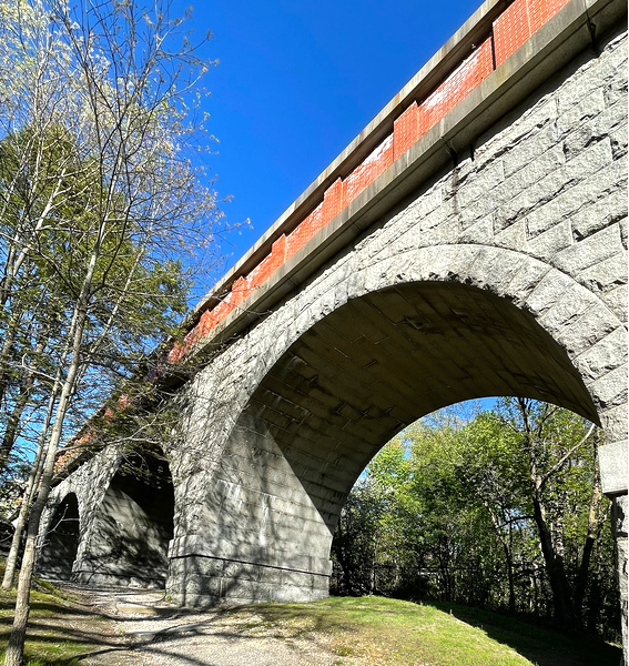 Echo Bridge in Newton