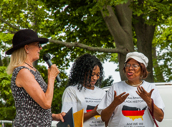 Senator Joan B. Lovely (Left) praises Doreen Wade (Right)